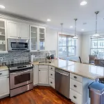 The Newport Lofts - 546 Thames Street