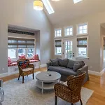 The Newport Lofts - 611 Thames Street