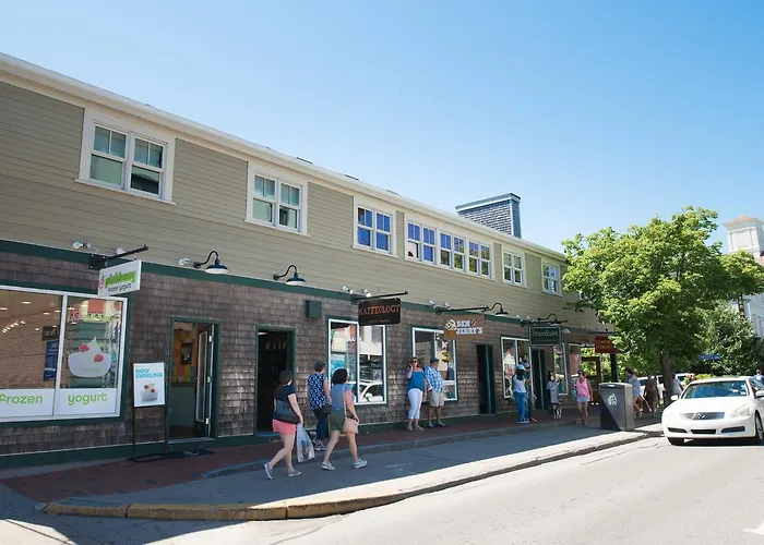 The Newport Lofts - 359 Thames Street