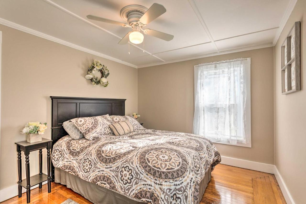 House Less Than 3 Mi To Beaches And Bowens Wharf! Newport