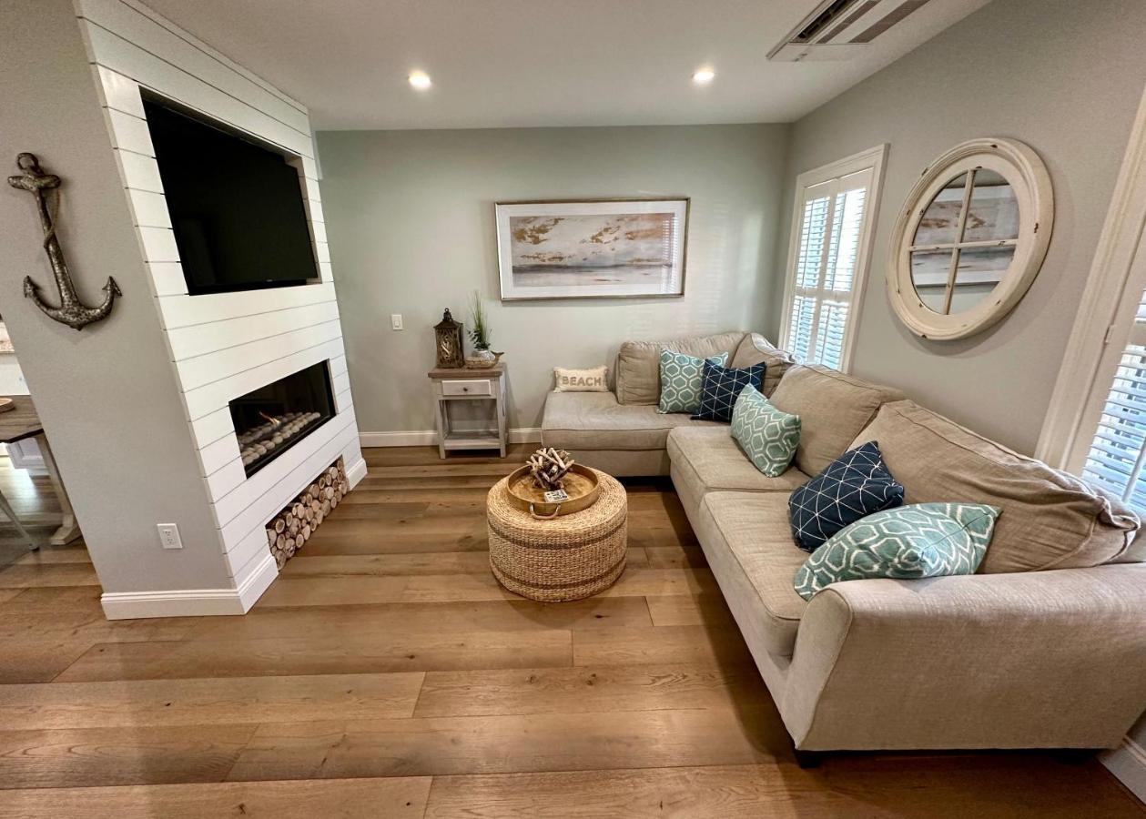 Beautifully Renovated 2 Bed 2 Bath Private