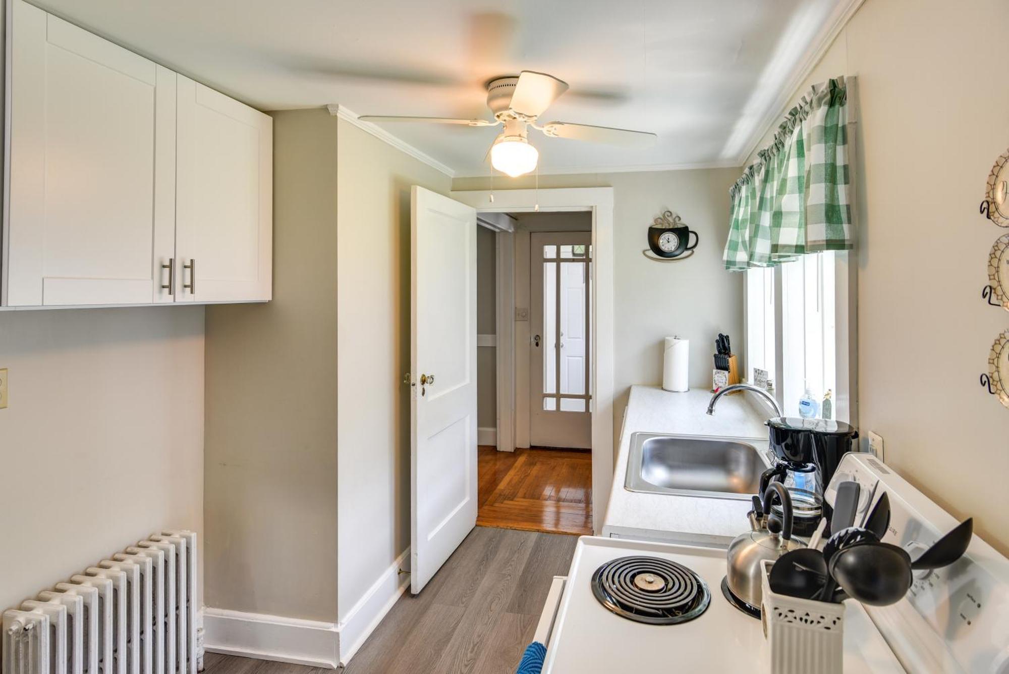 Holiday home House Less Than 3 Mi To Beaches And Bowens Wharf!