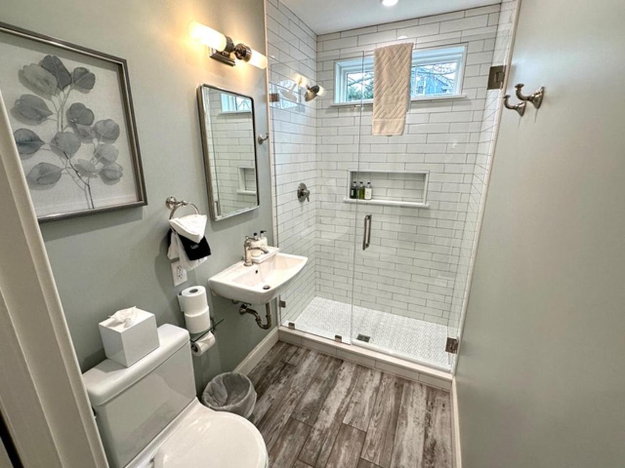 Holiday home Beautifully Renovated 2 Bed 2 Bath Private Newport