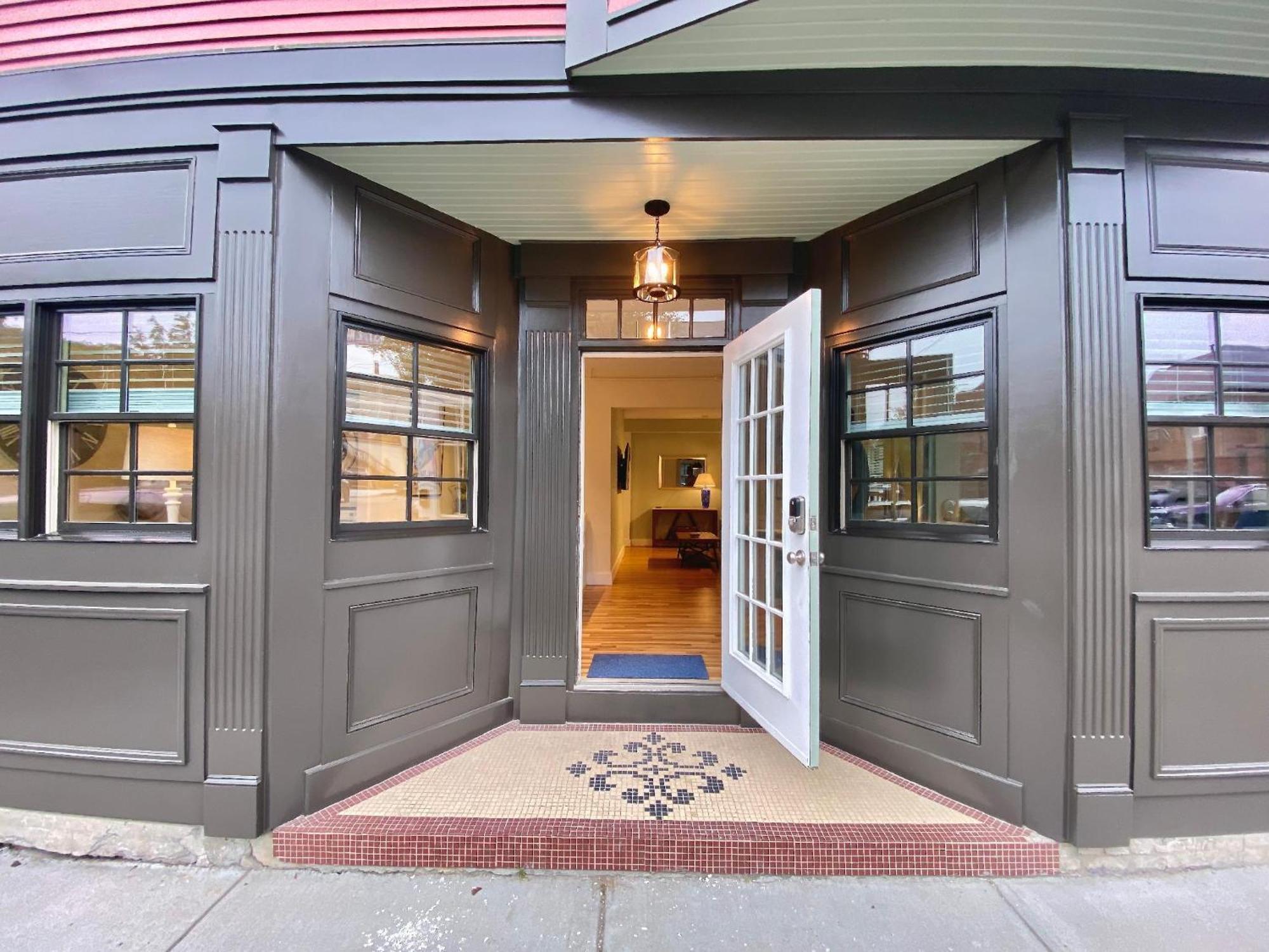 86 Drm House * Newport