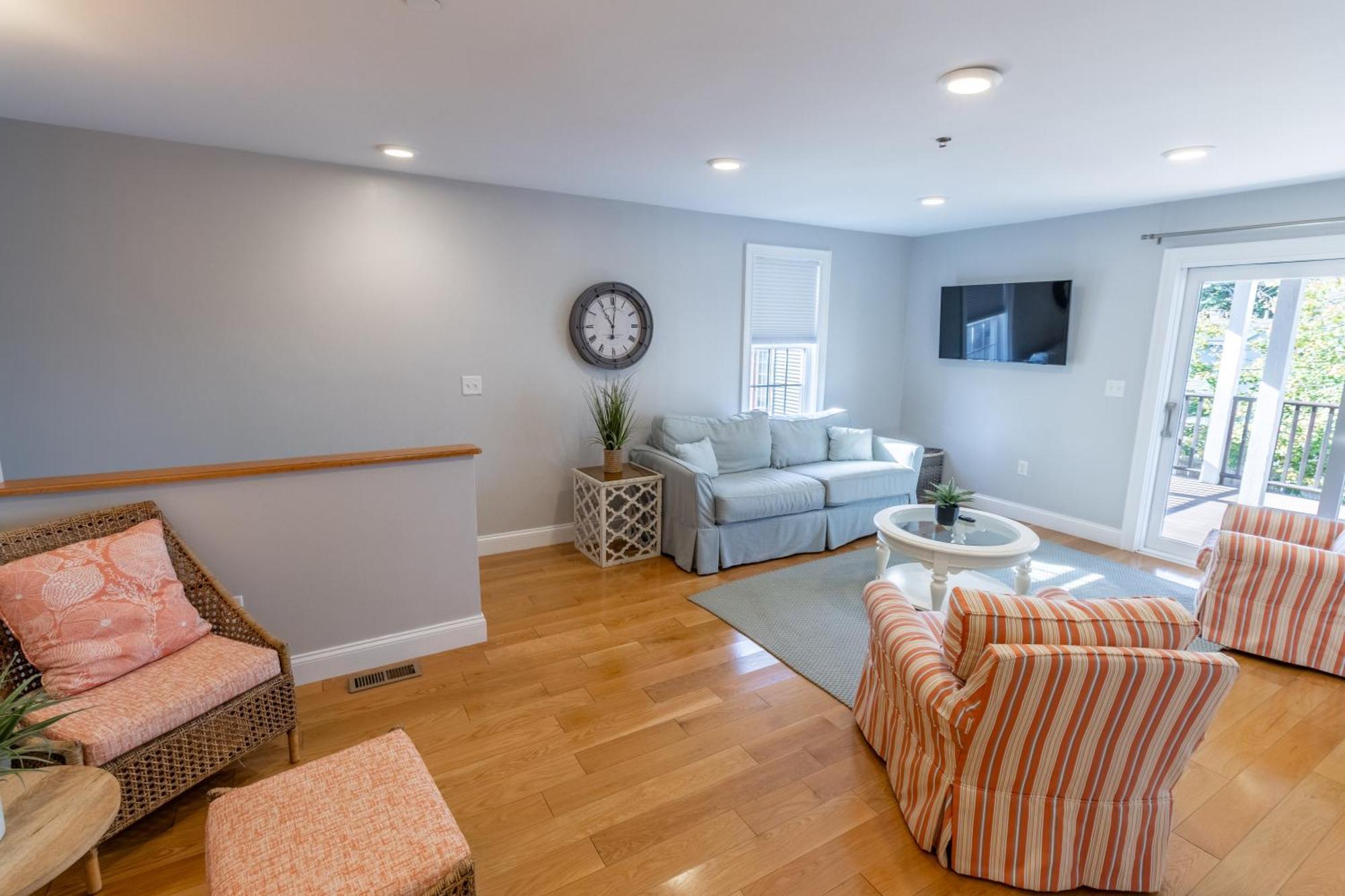 Apartment The Lofts - 617 Thames Street *