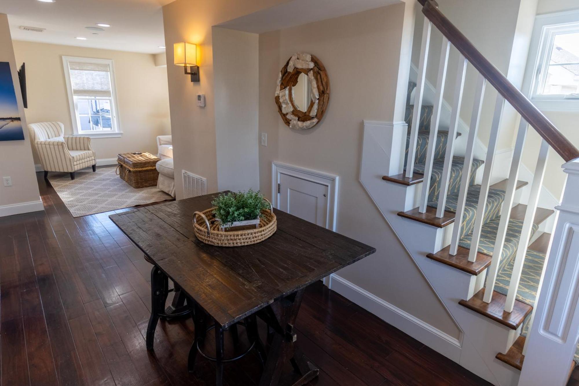 The Lofts - 617 Thames Street Apartment Newport