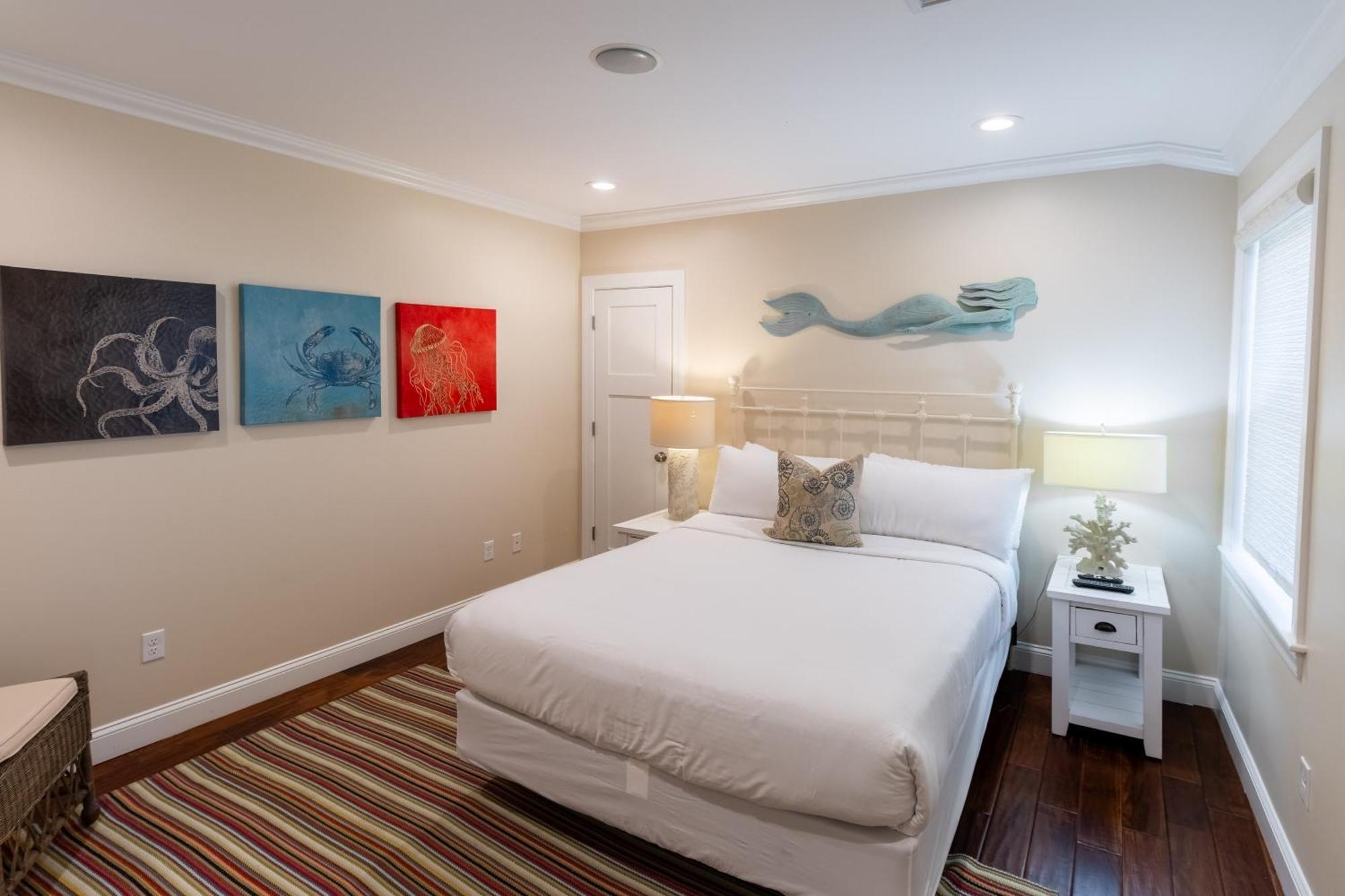 The Lofts - 410 Thames Street Apartment