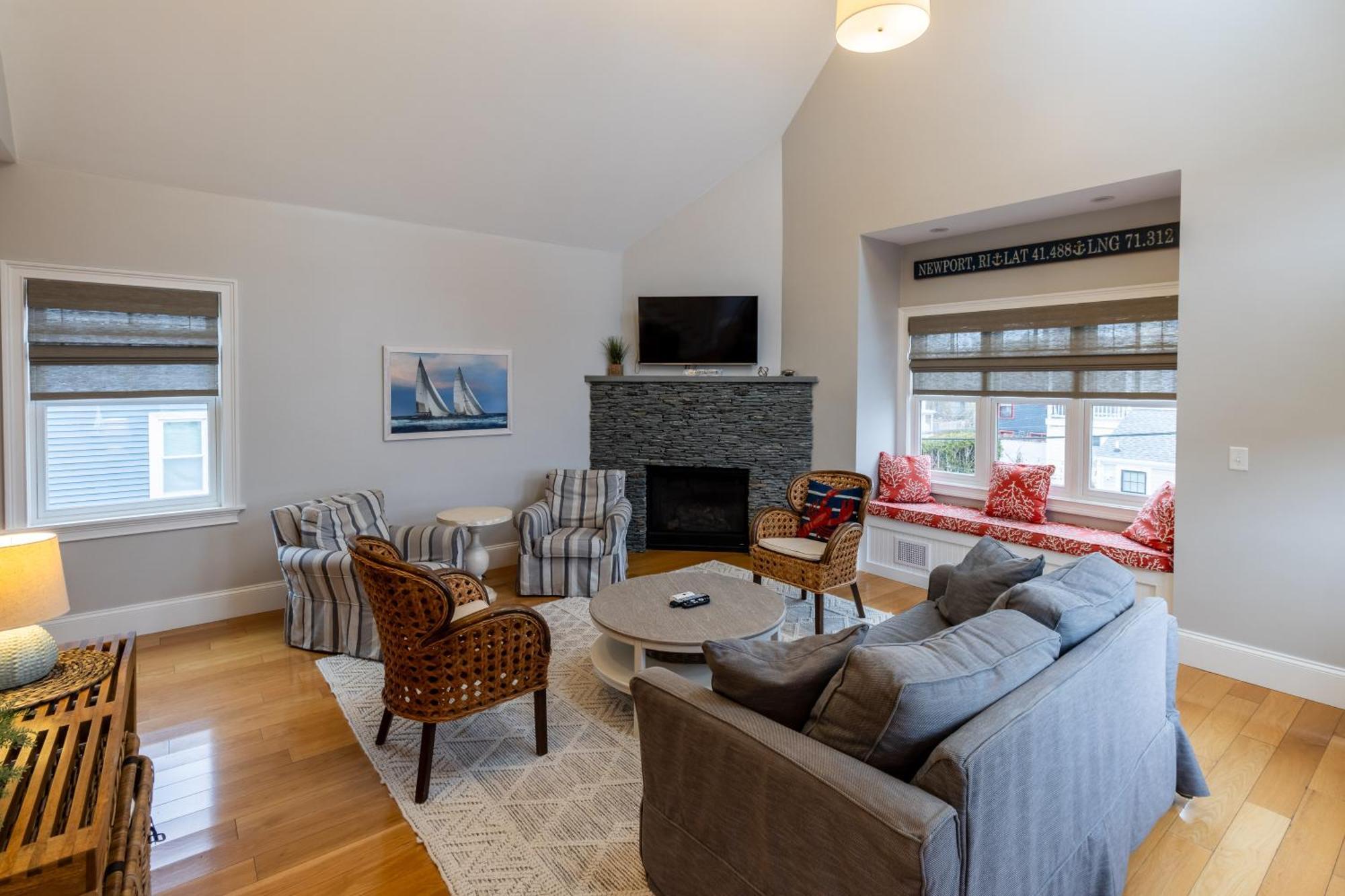 Apartment The Lofts - 611 Thames Street *