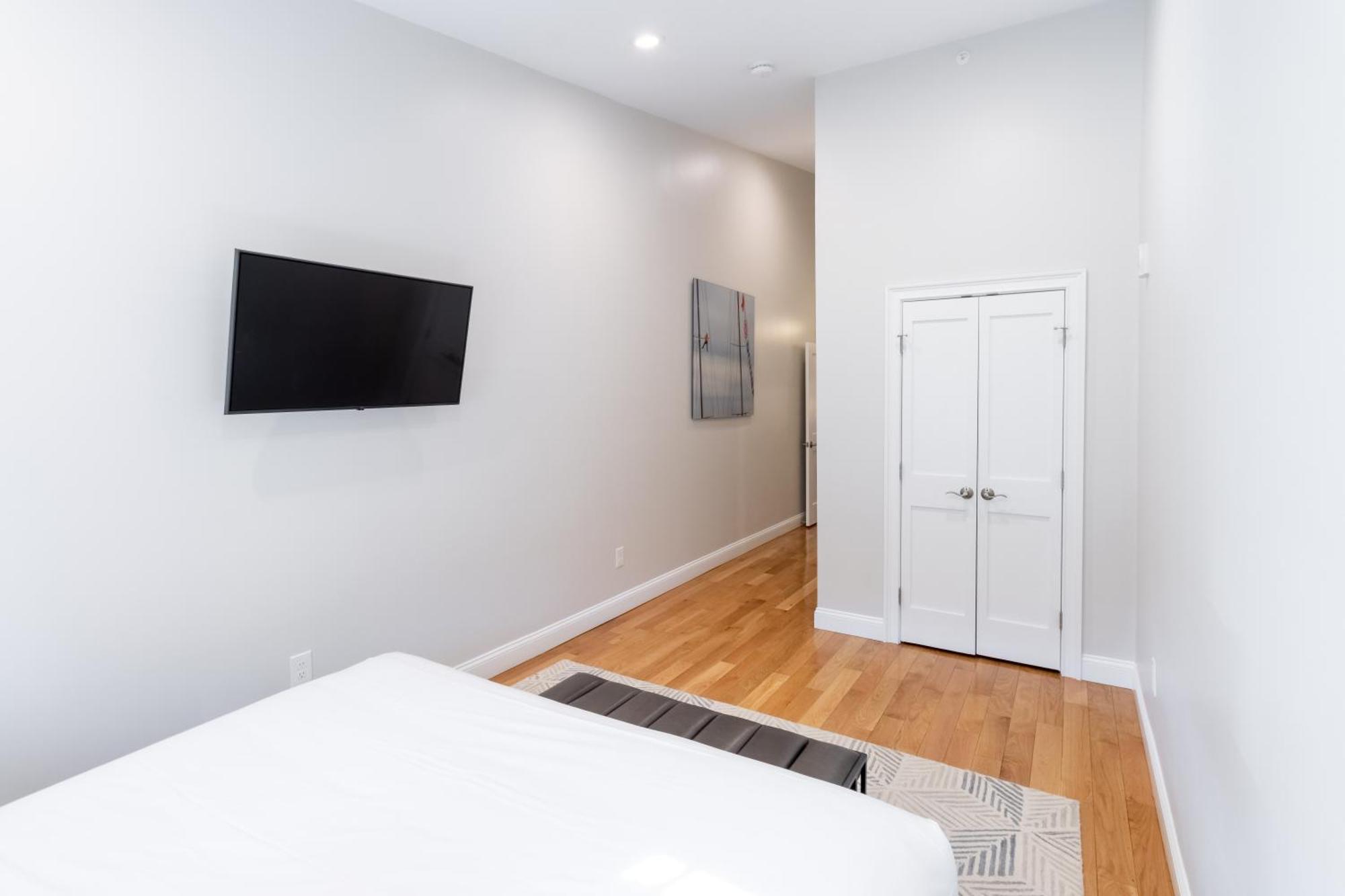 The Lofts - Brick Market Place Apartment