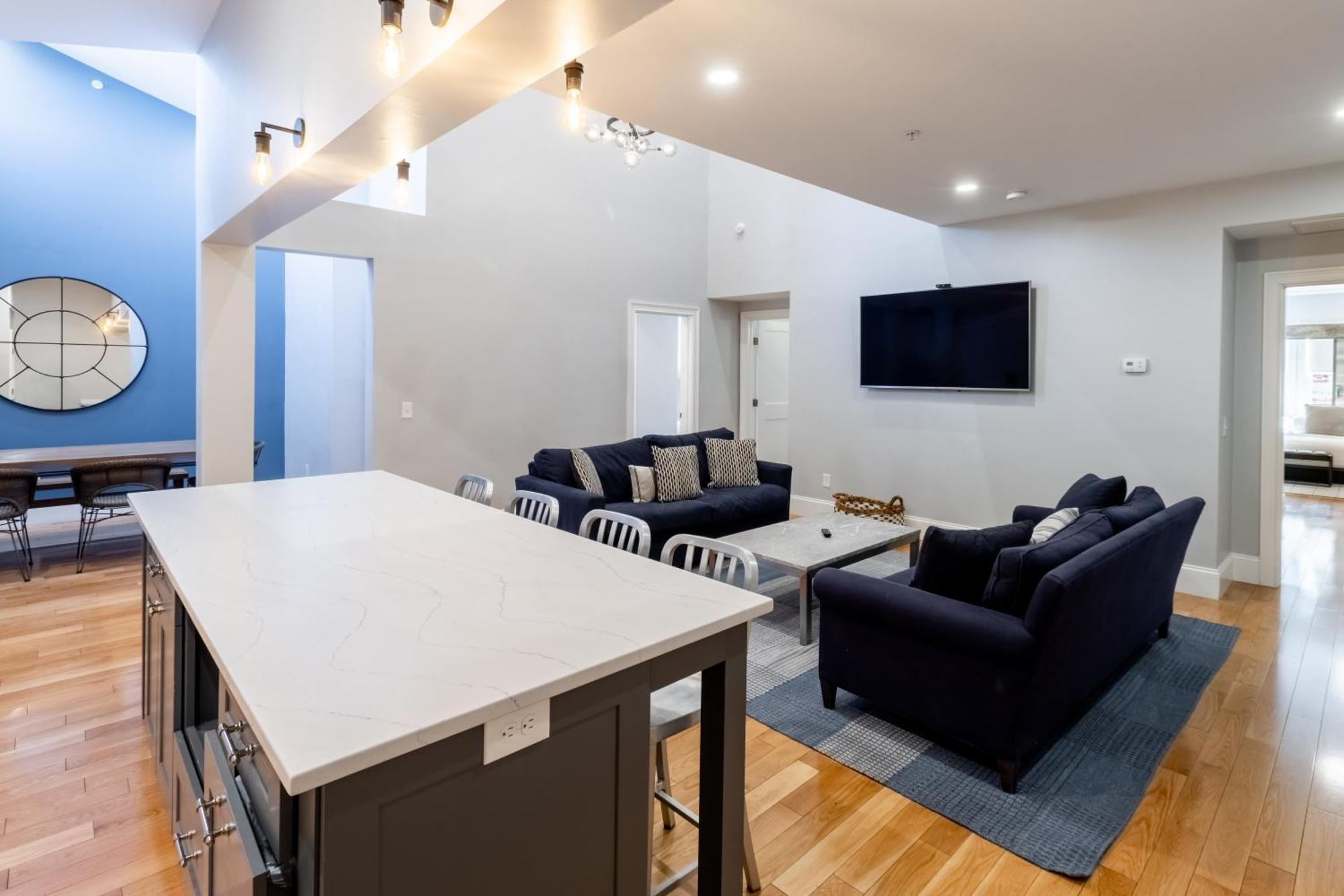 The Lofts - Brick Market Place Apartment