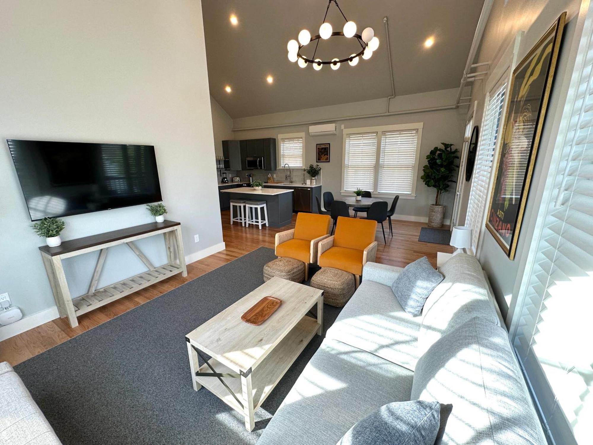 Brand New Construction! 3 Unit5 Bed