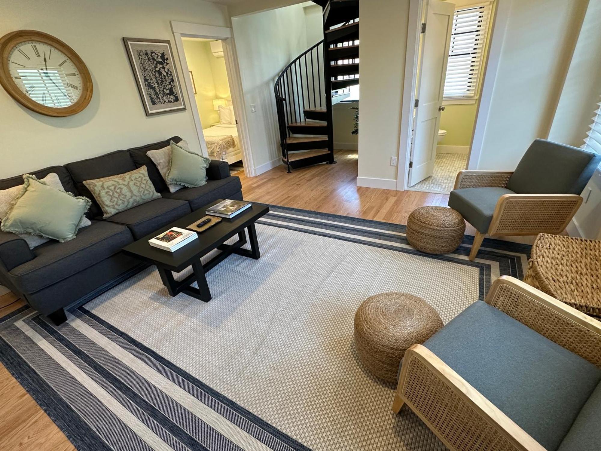 Hotel Prime Location! Renovated House! 6 Bed4 Bath *